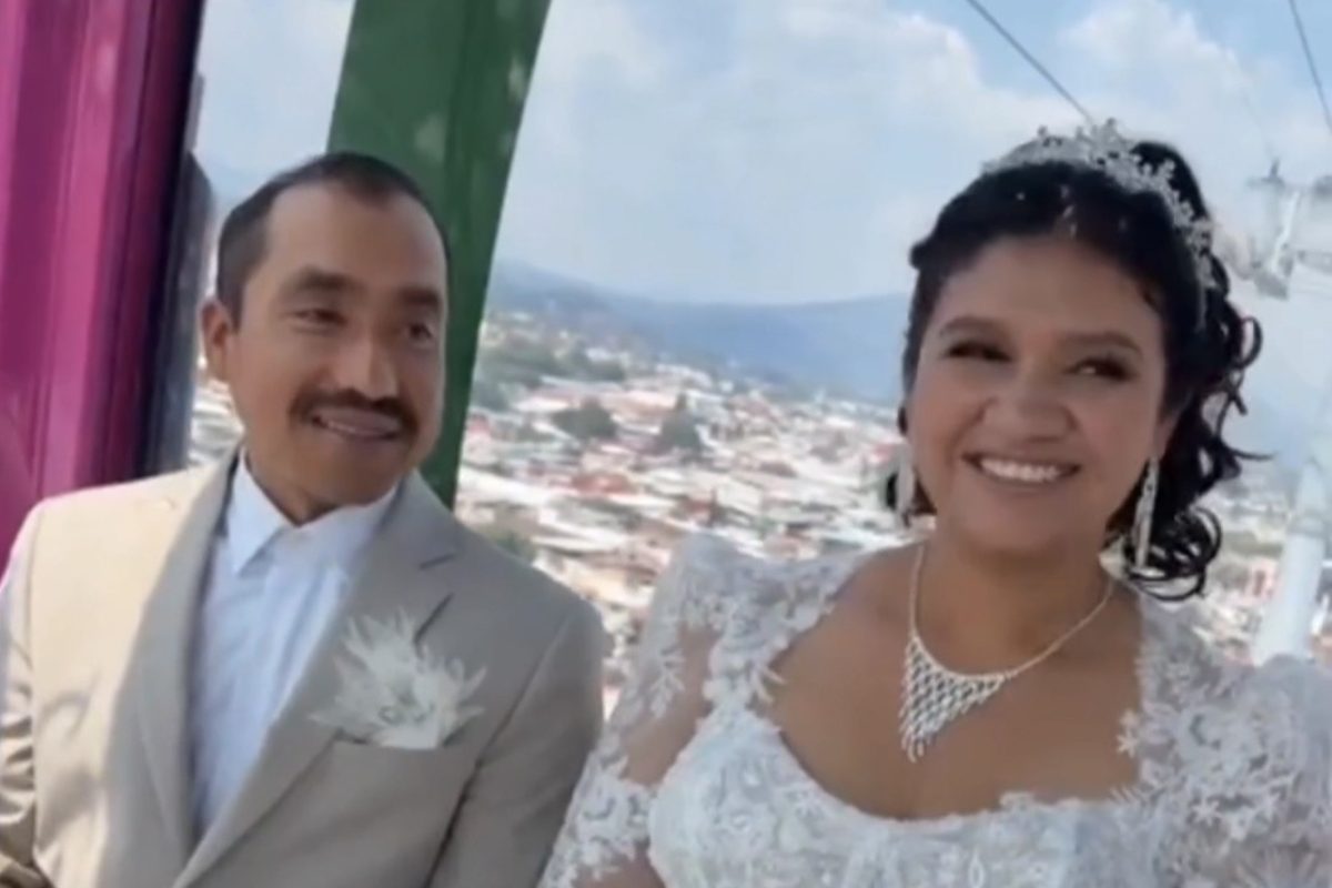 Wedding in the Sky: Couple Ties the Knot on Uruapan Cable Car