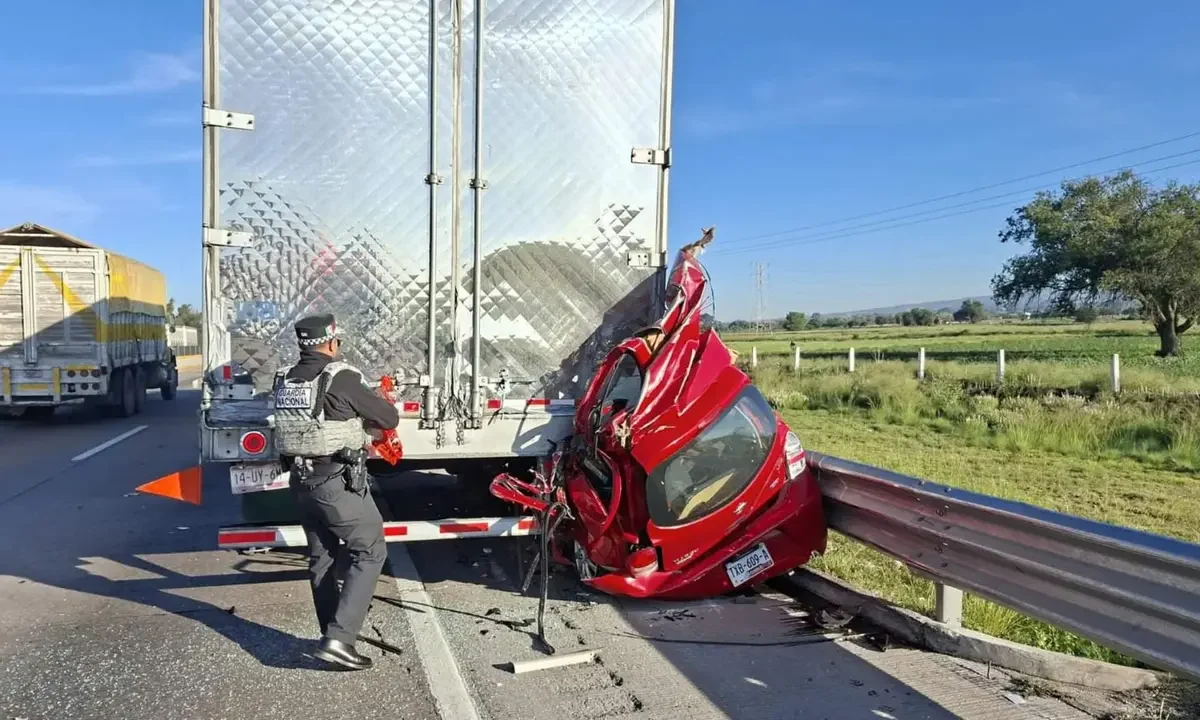 Filming Accidents Without Helping Could Lead to Fines in Puebla Under New Proposal