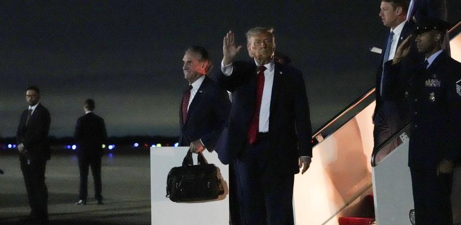Trump vows retaliation after Iran downs Apache helicopter near Strait of Hormuz