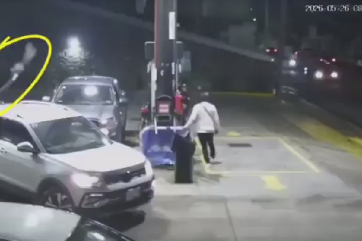 Armed thieves steal trucks at Clavijero gas station; two robberies caught on camera in less than 15 days