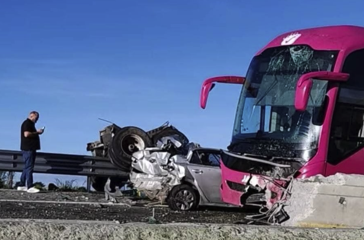 Two Accidents Cause Traffic Chaos on Mexico-Puebla Highway; No Fatalities Reported