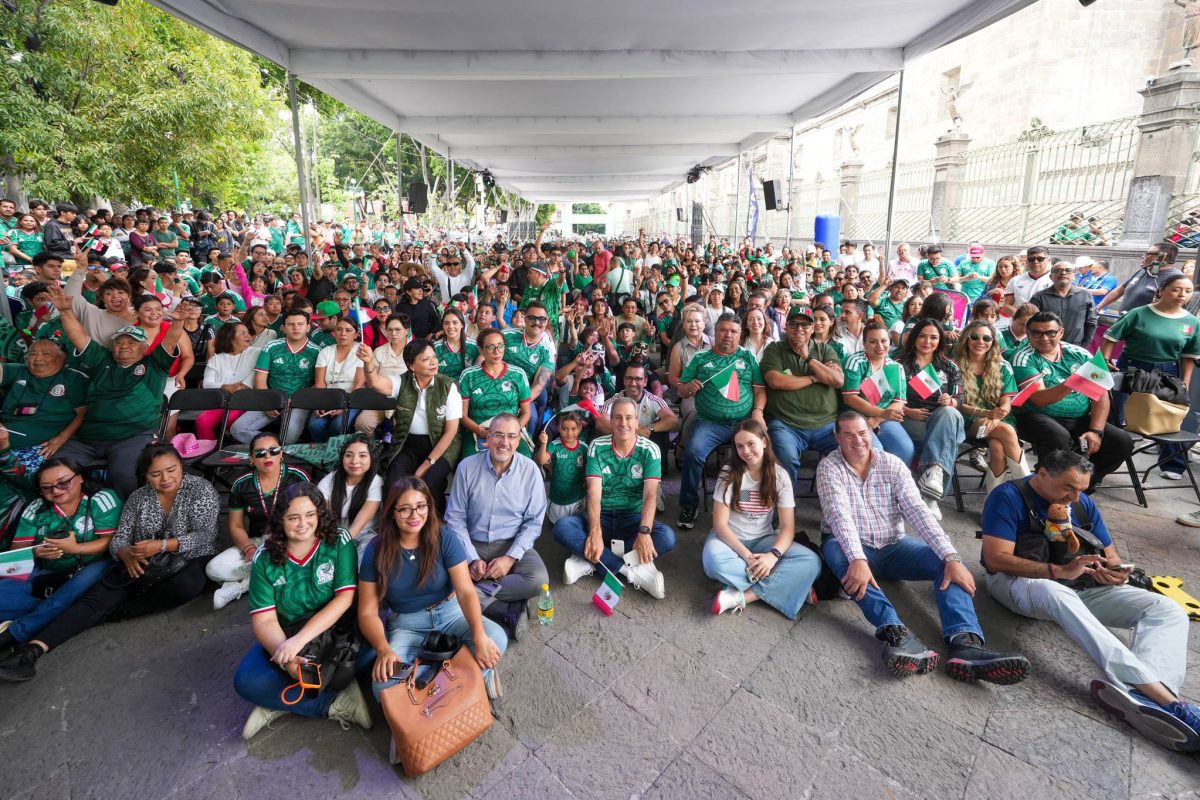 Puebla embraces the World Cup in the Zócalo despite high costs