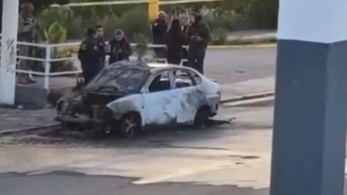 Two Burned Bodies Found Inside Car on Puebla’s Periférico Ecológico