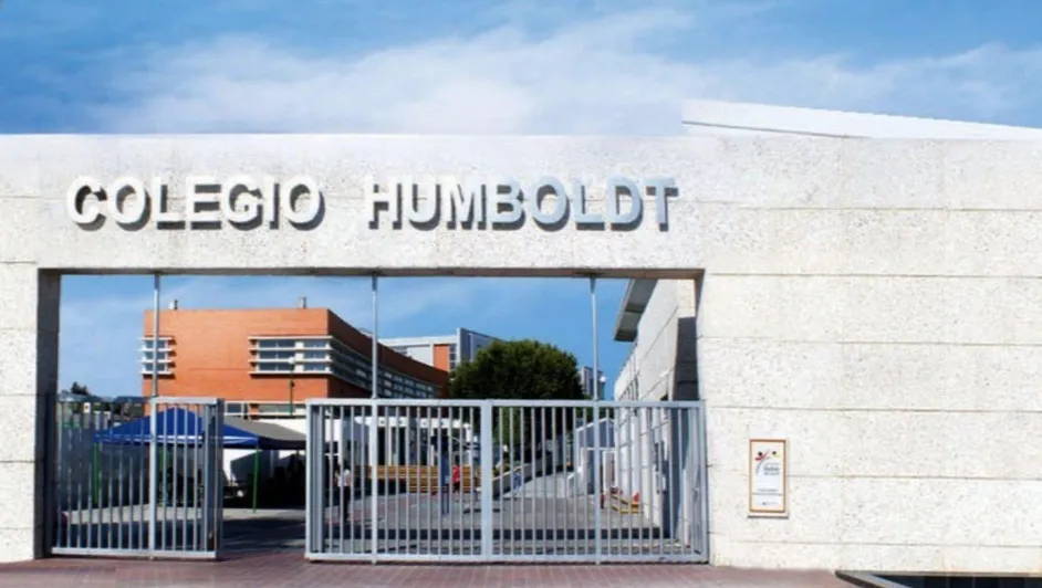 Puebla School Accident Sparks Debate on Safety Protocols and Emergency Response