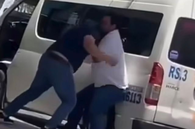 Public Transport Driver and Motorist Clash in Izúcar de Matamoros Streets