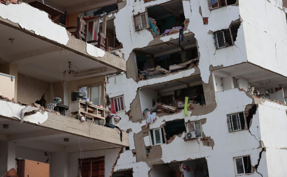 Venezuela Faces Rising Toll After Two Major Earthquakes and Hundreds of Aftershocks