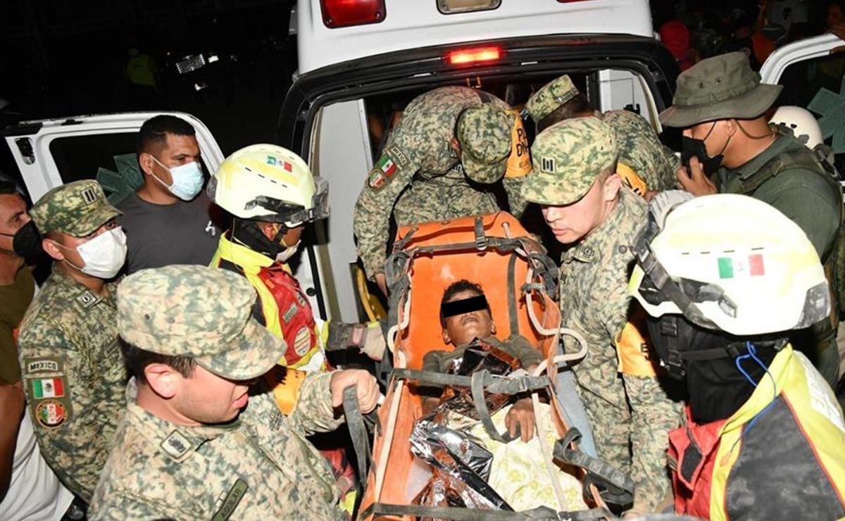 Mexican Army Rescues Two Survivors After Venezuela Earthquakes