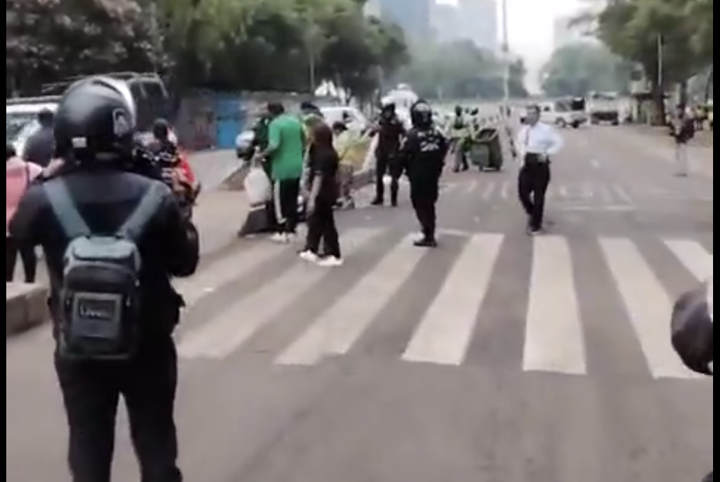 Fans Celebrate Mexico’s World Cup Win Until Police Clear Reforma at 11 a.m.