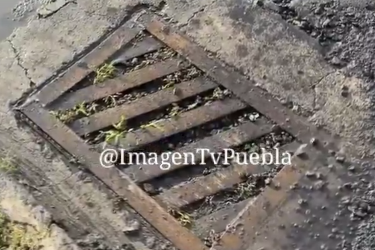 Blocked Storm Drains Raise Flooding Concerns After Recent Street Repairs in Puebla