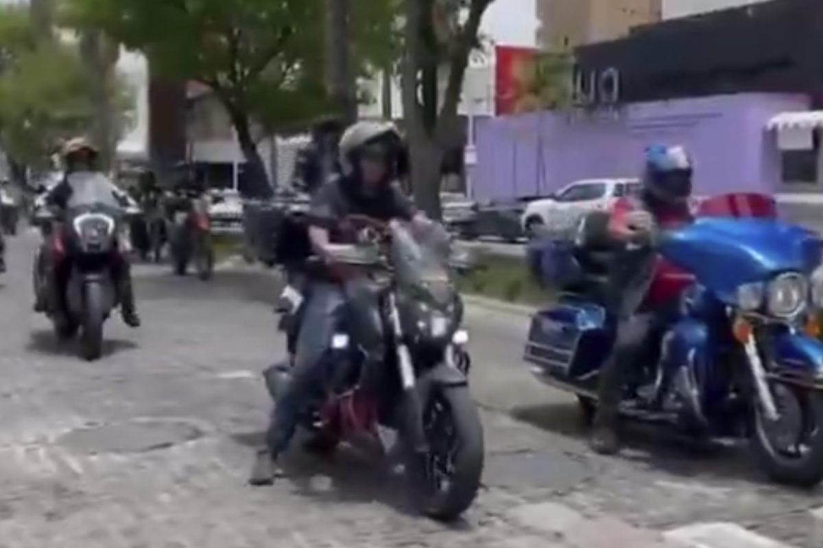 Motorcyclists Protest in Puebla Against New Helmet Sticker Law