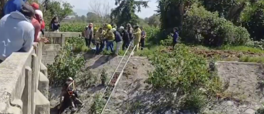 Tragic End in Tecali: Motorcyclist Found Dead After Falling into Valsequillo Canal