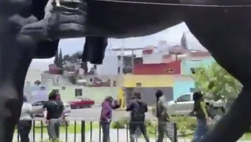 Violence Erupts During Puebla Cablebús Hearing Amid Protest Led by Activist Renato Romero