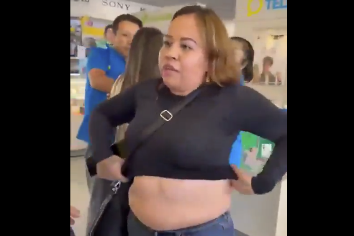 Suspected Shoplifters Caught on Camera at Coppel in San Pedro Cholula