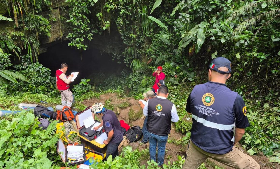Families of Missing Tourists in Cuetzalan Cave Urge Authorities to Continue Recovery Efforts