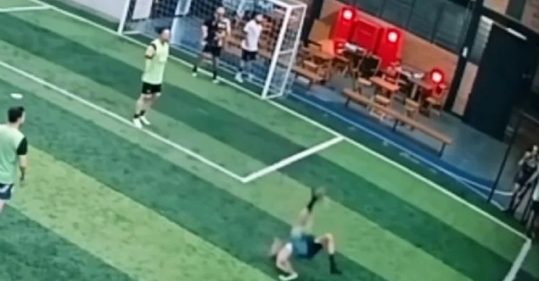 Soccer Player Suffers Neck Fracture Attempting Bicycle Kick in Amateur Match in Argentina